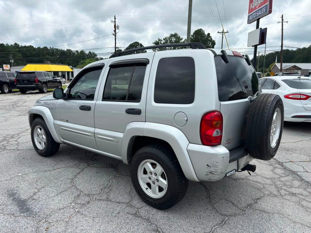 Jeep Liberty photo 2