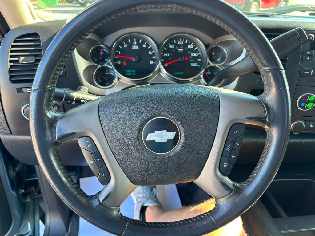 Chevrolet Silverado photo 18