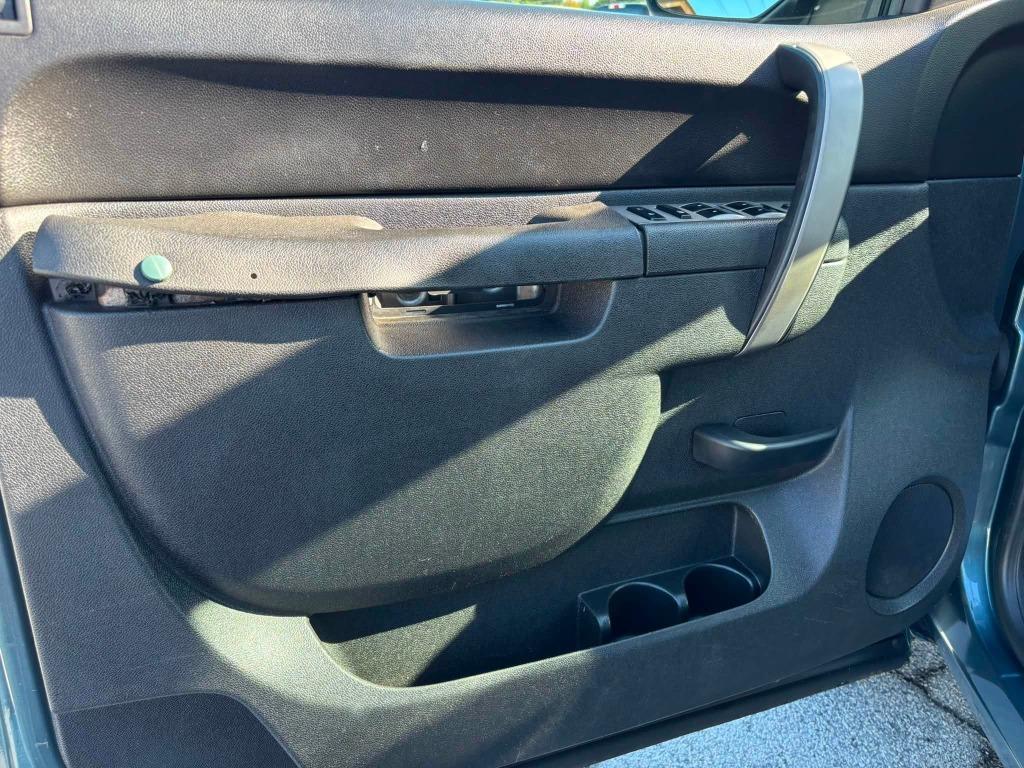 Chevrolet Silverado photo 19