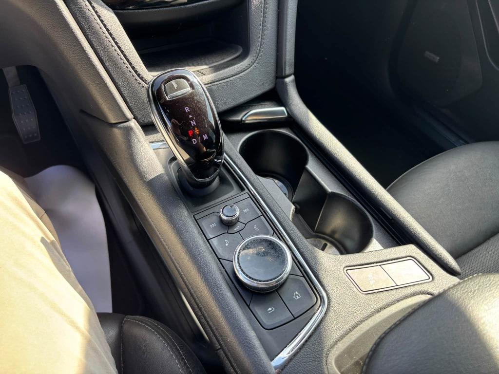 Cadillac XT5 photo 17