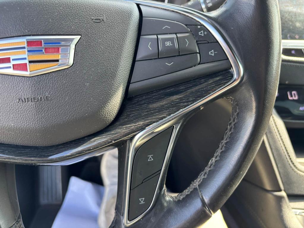 Cadillac XT5 photo 12
