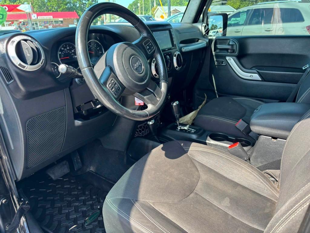 Jeep Wrangler photo 6