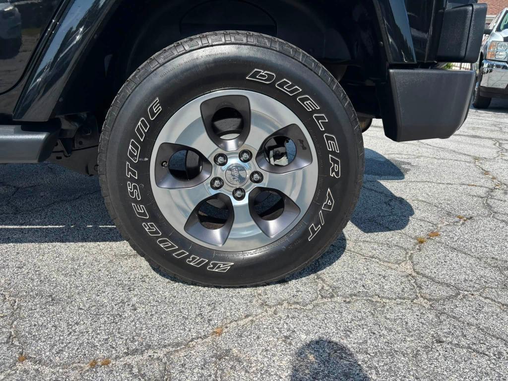 Jeep Wrangler photo 14