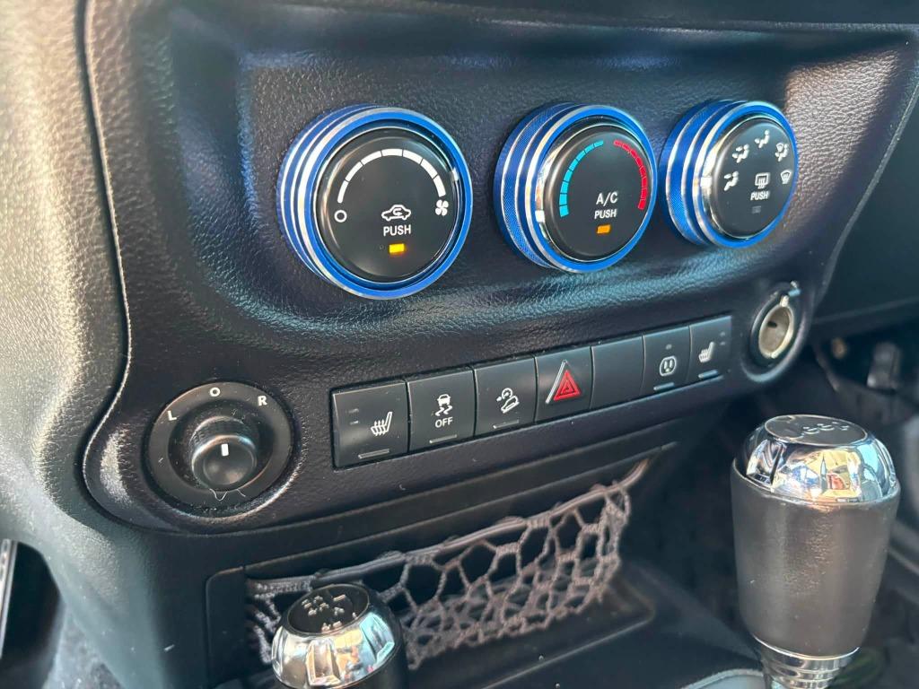 Jeep Wrangler photo 10