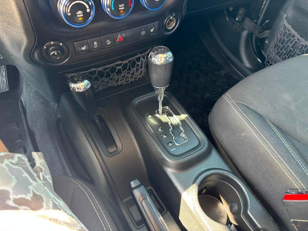 Jeep Wrangler photo 17