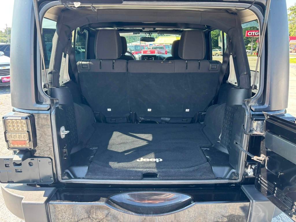Jeep Wrangler photo 20