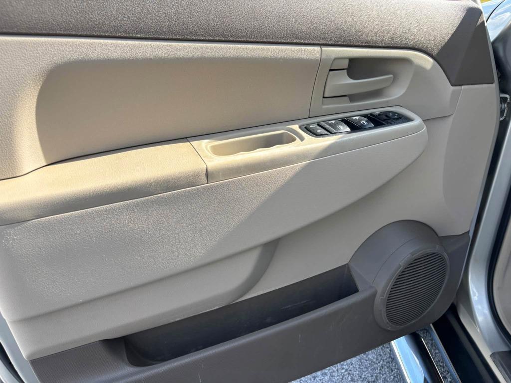 Jeep Liberty photo 15