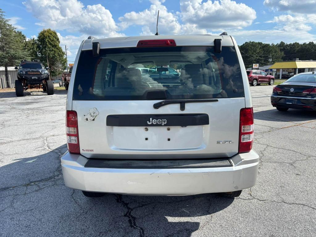 Jeep Liberty photo 4