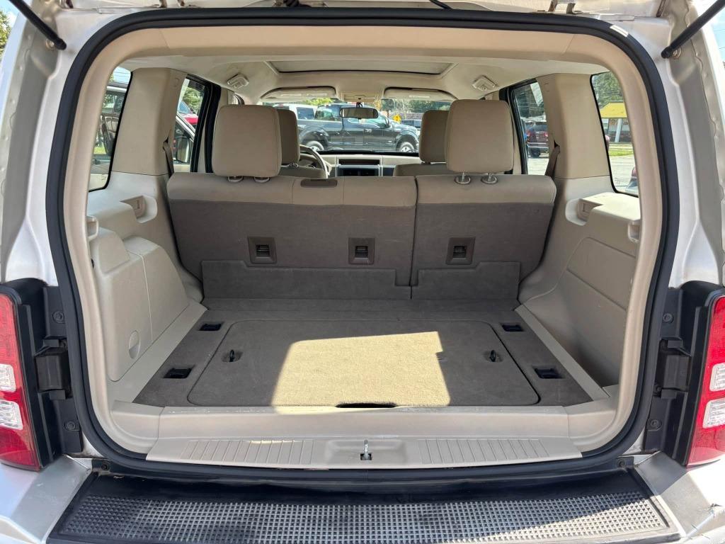 Jeep Liberty photo 18