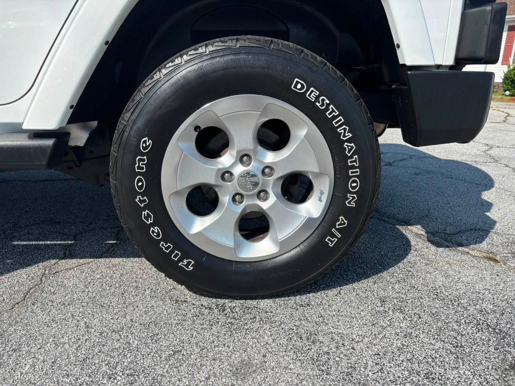 Jeep Wrangler photo 11