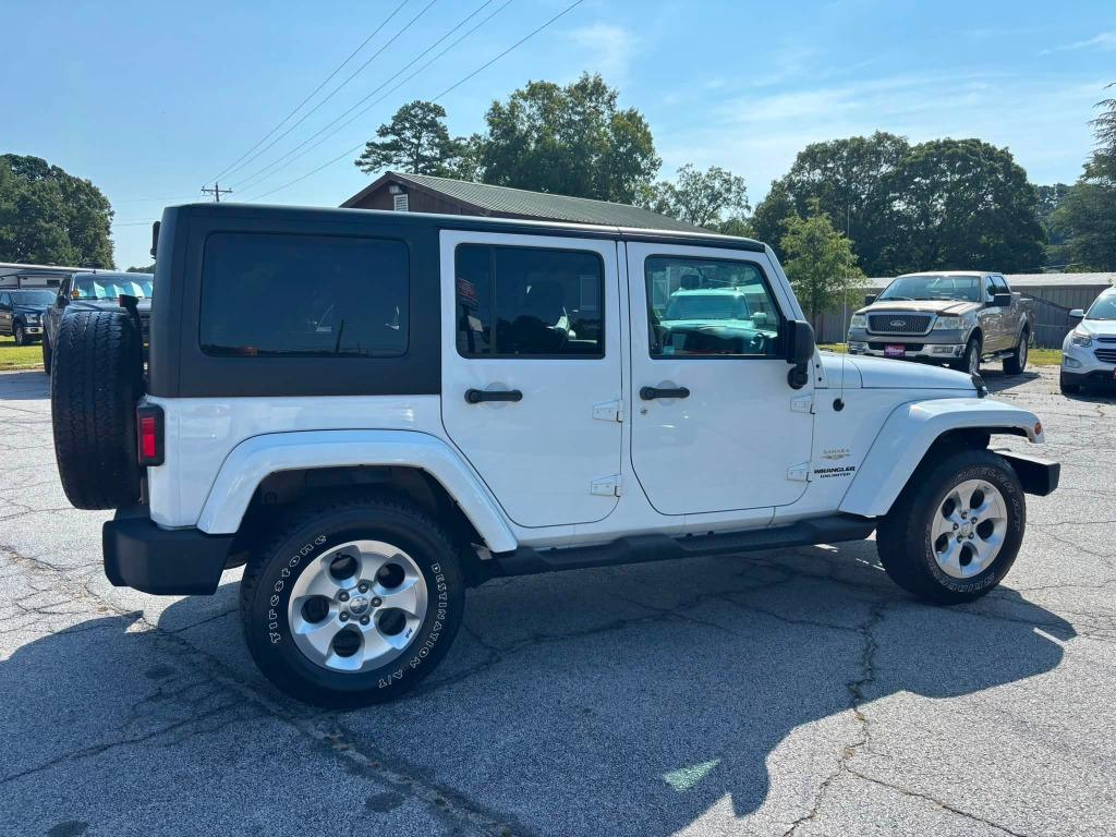 Jeep Wrangler photo 2