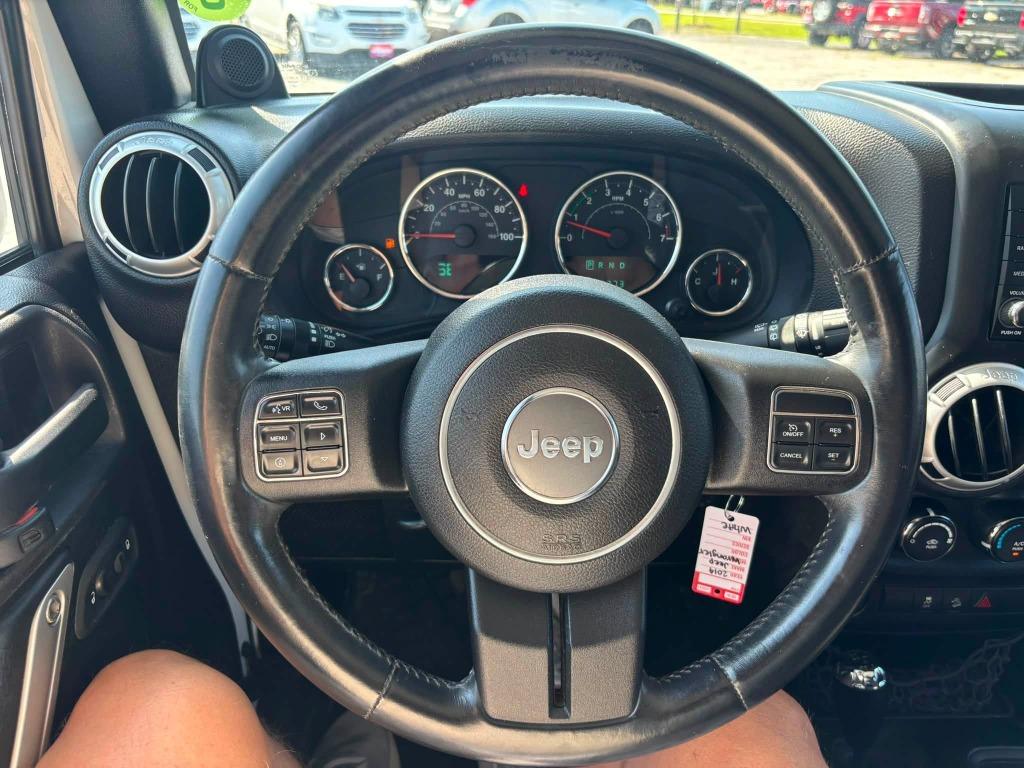 Jeep Wrangler photo 14