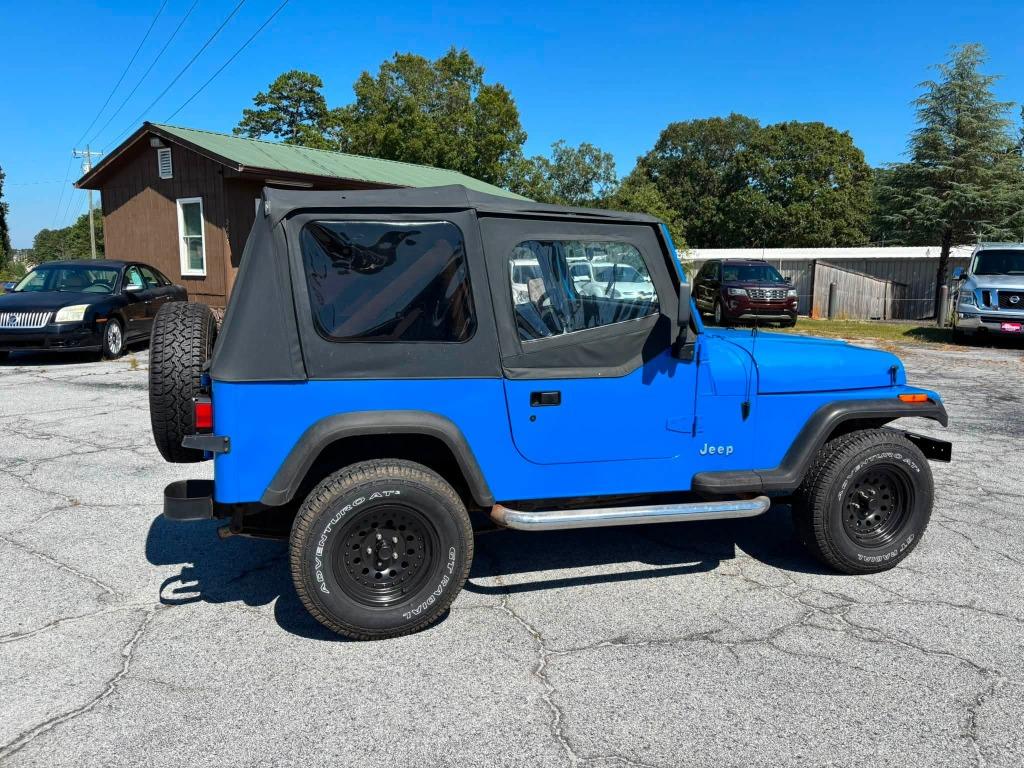 Jeep Wrangler photo 3