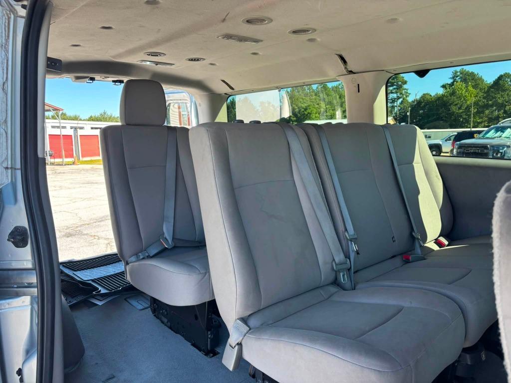 Nissan NV photo 7