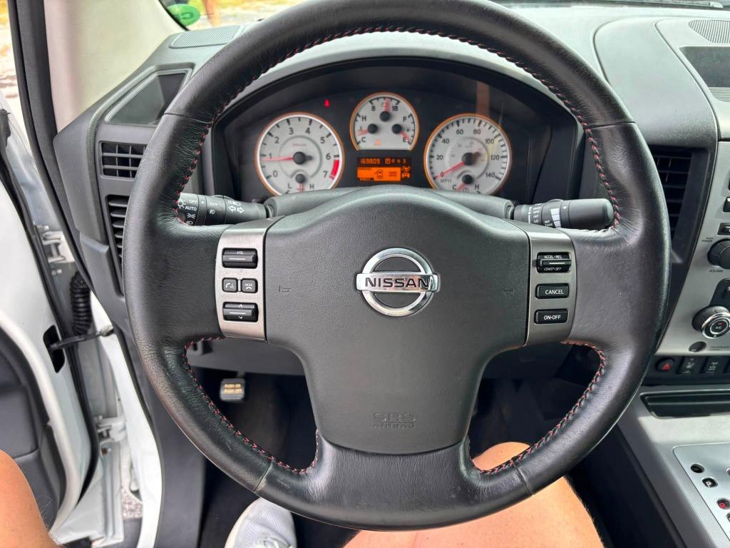 Nissan Titan photo 21