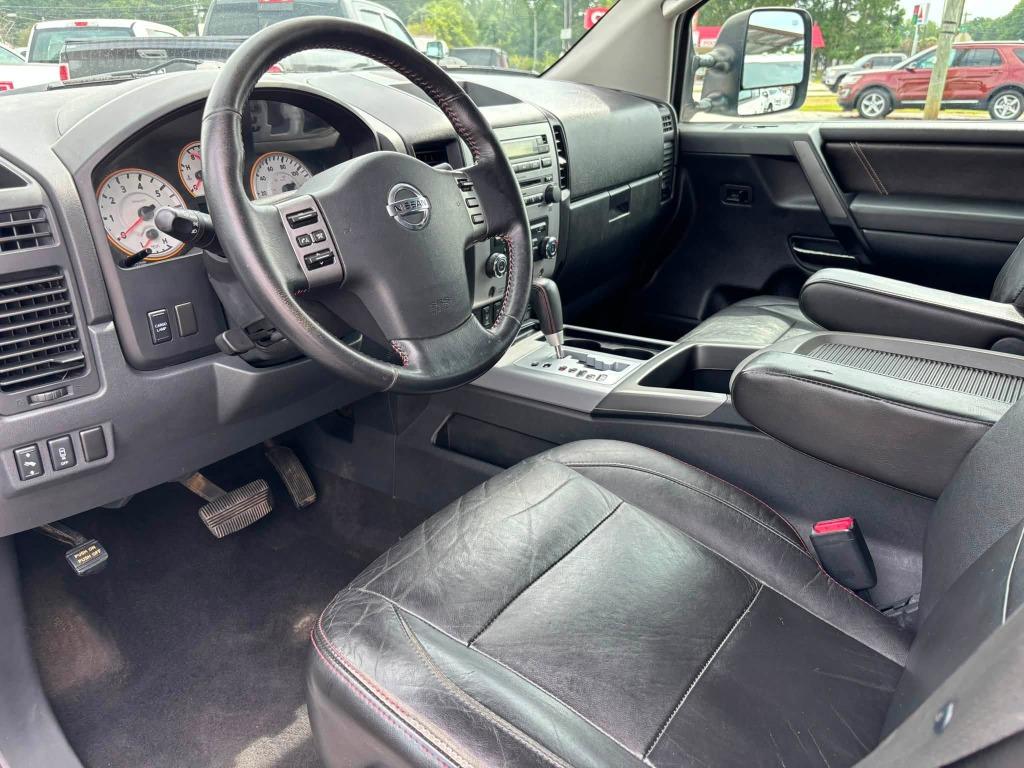 Nissan Titan photo 6