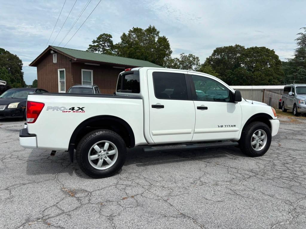 Nissan Titan photo 4