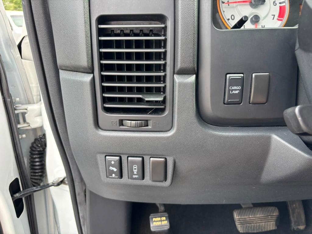 Nissan Titan photo 20