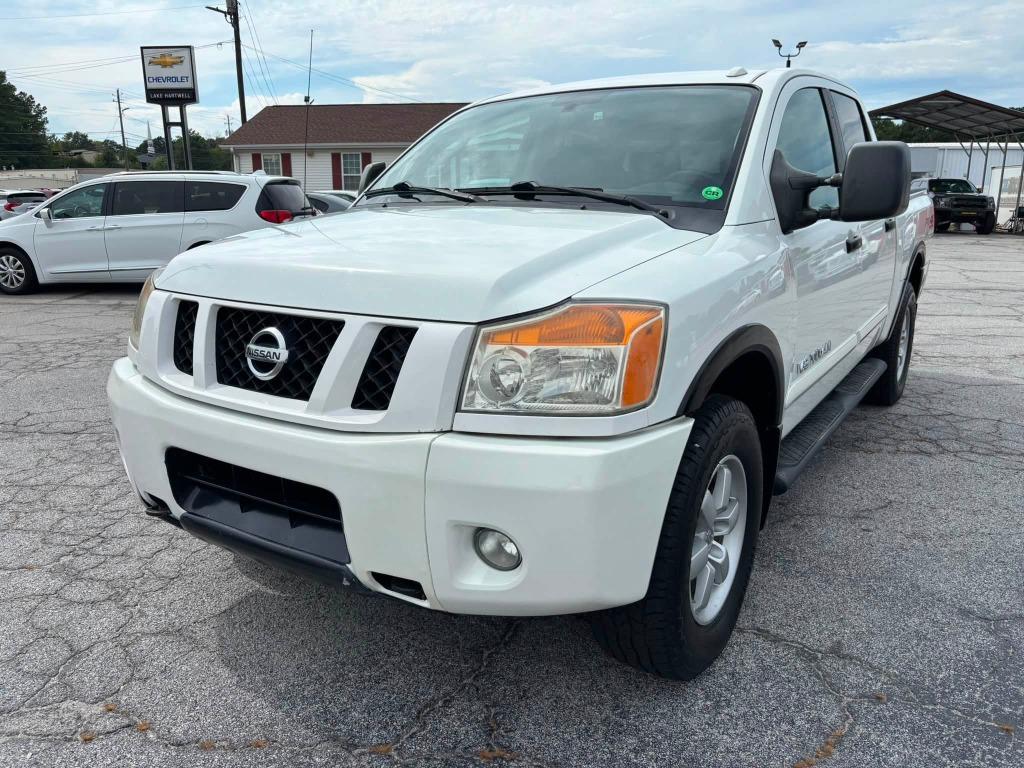 Nissan Titan photo 3