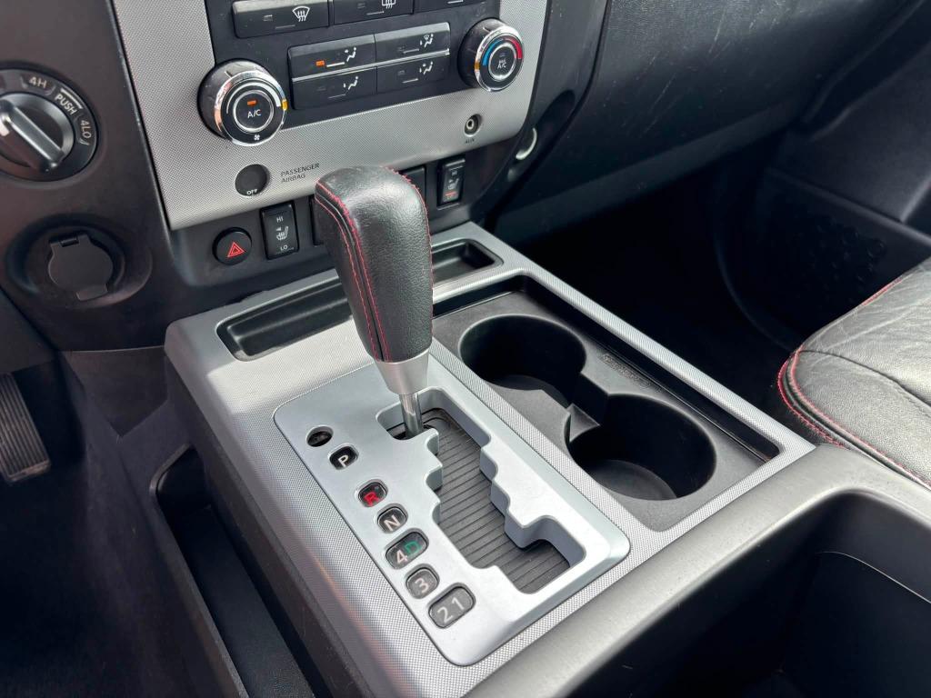 Nissan Titan photo 12
