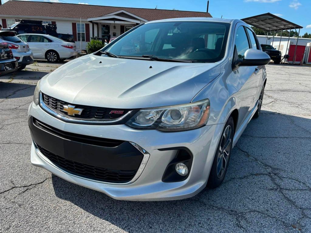 Chevrolet Sonic photo 2