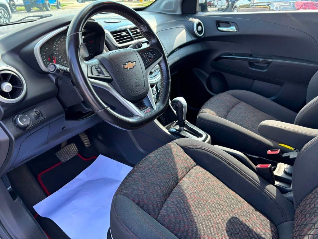 Chevrolet Sonic photo 6