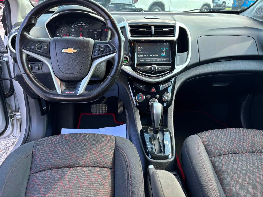 Chevrolet Sonic photo 8