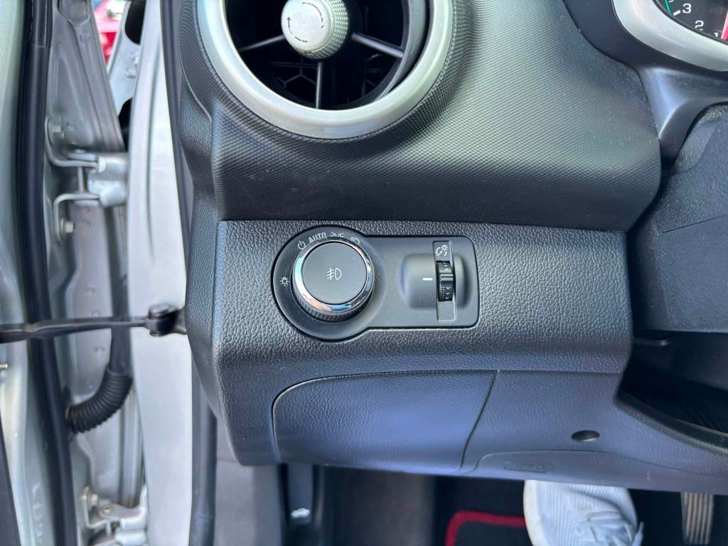 Chevrolet Sonic photo 12
