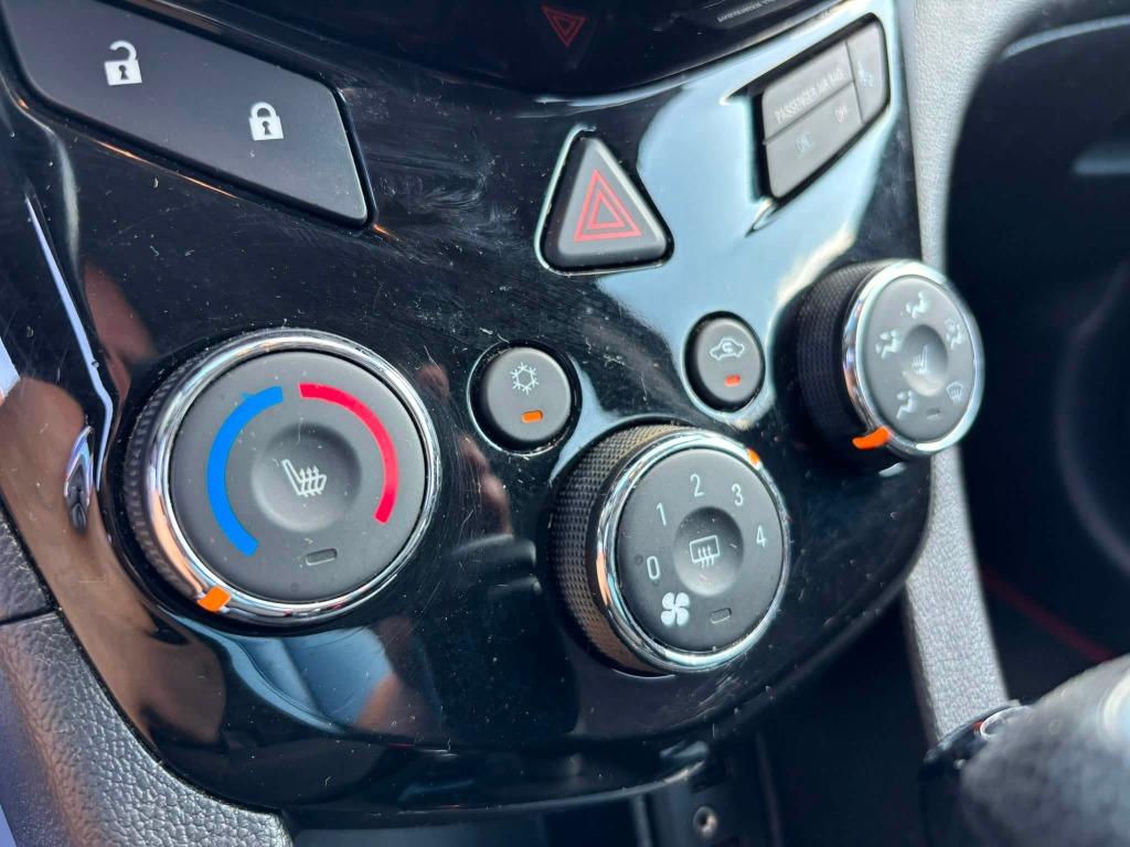 Chevrolet Sonic photo 9