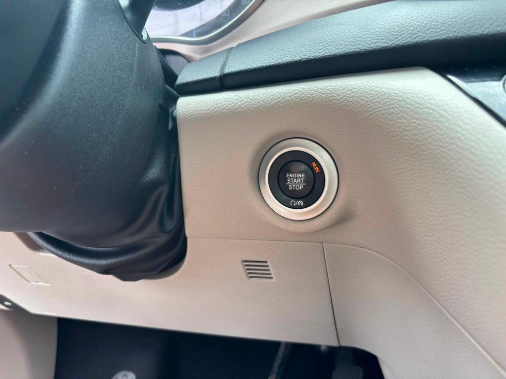Chrysler Pacifica photo 23