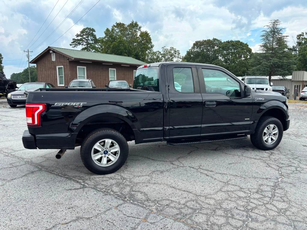 Ford F-150 photo 2