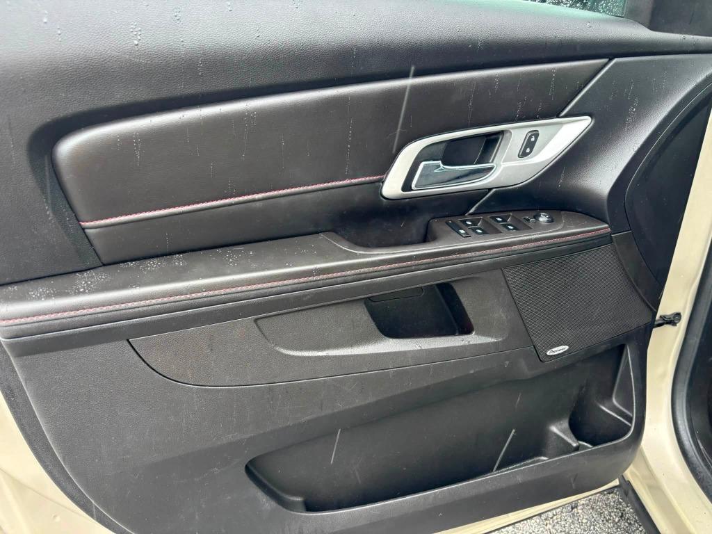 GMC Terrain photo 12