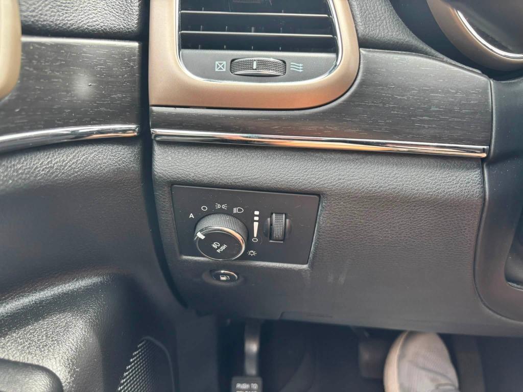 Jeep Grand Cherokee photo 15