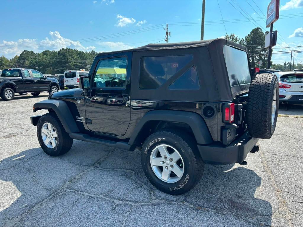 Jeep Wrangler photo 3