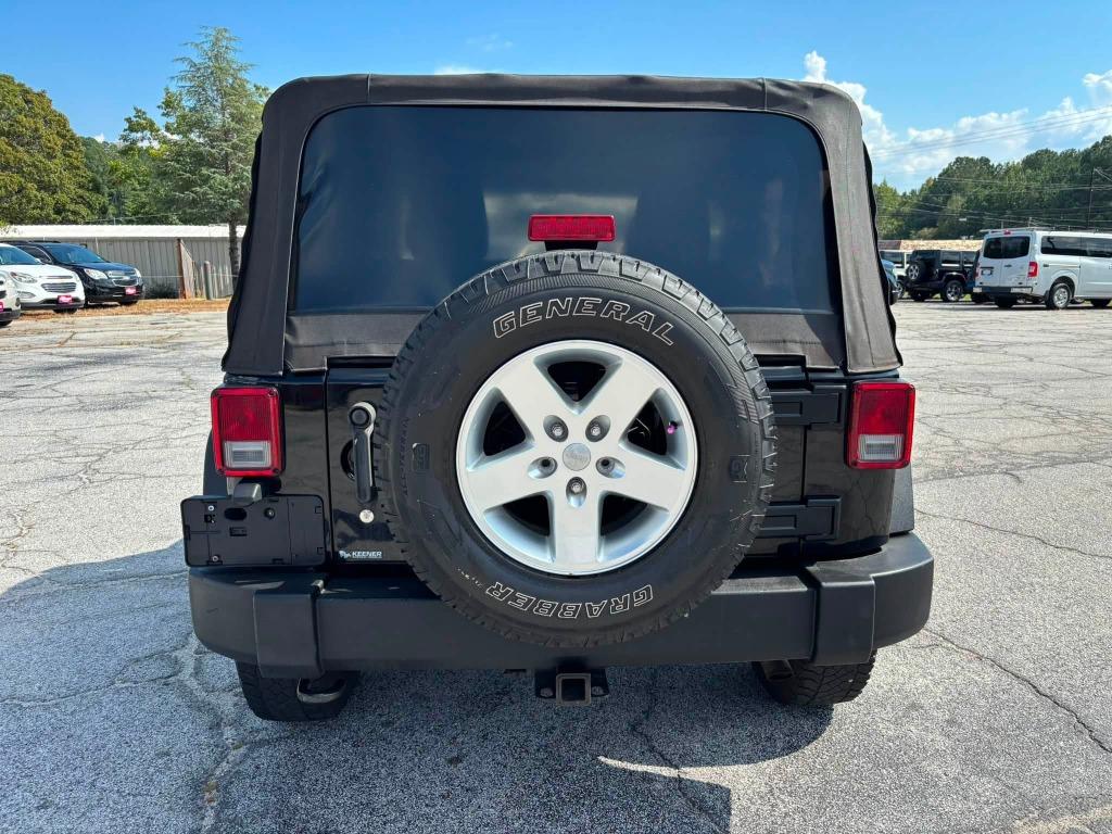 Jeep Wrangler photo 4