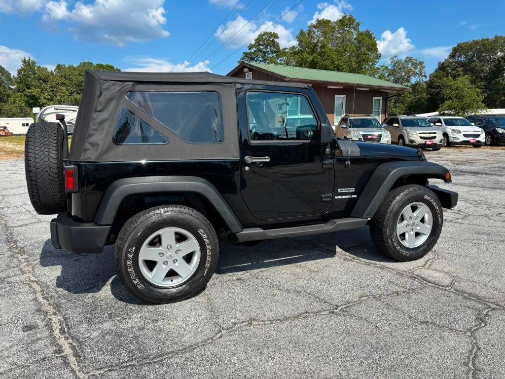 Jeep Wrangler photo 5