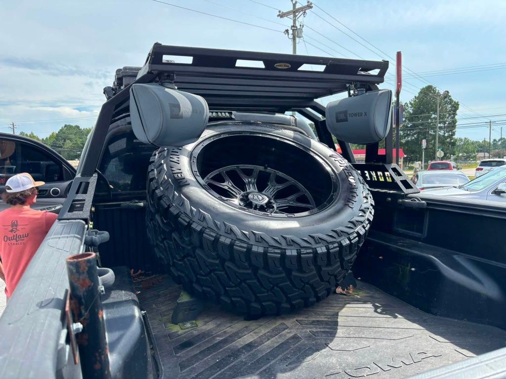 Toyota Tacoma photo 13