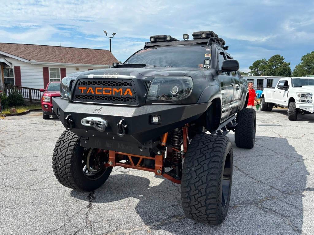 Toyota Tacoma photo 5