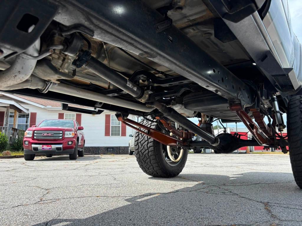 Toyota Tacoma photo 14