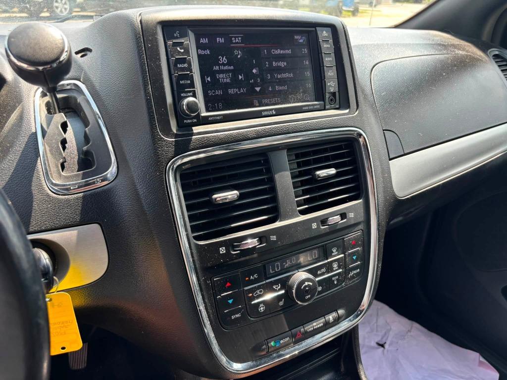 Dodge Grand Caravan photo 14