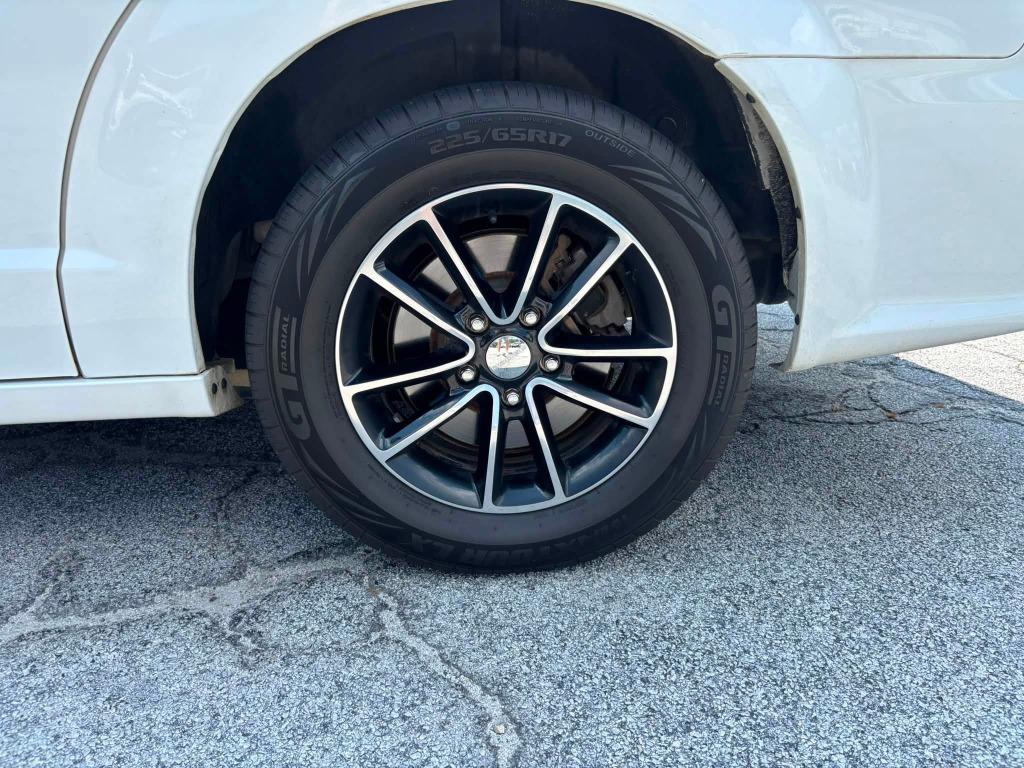 Dodge Grand Caravan photo 18