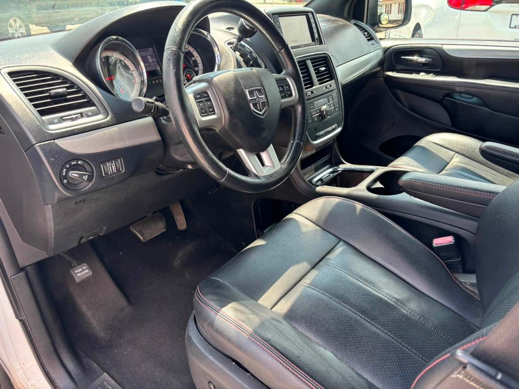 Dodge Grand Caravan photo 6