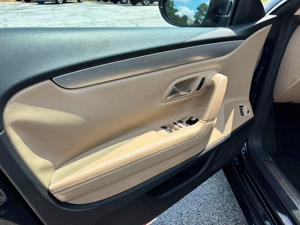 Volkswagen CC photo 20