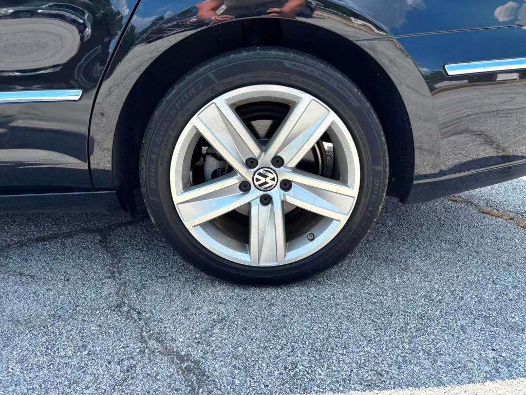 Volkswagen CC photo 17