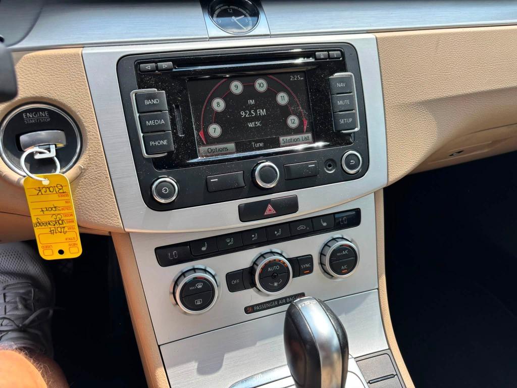 Volkswagen CC photo 11