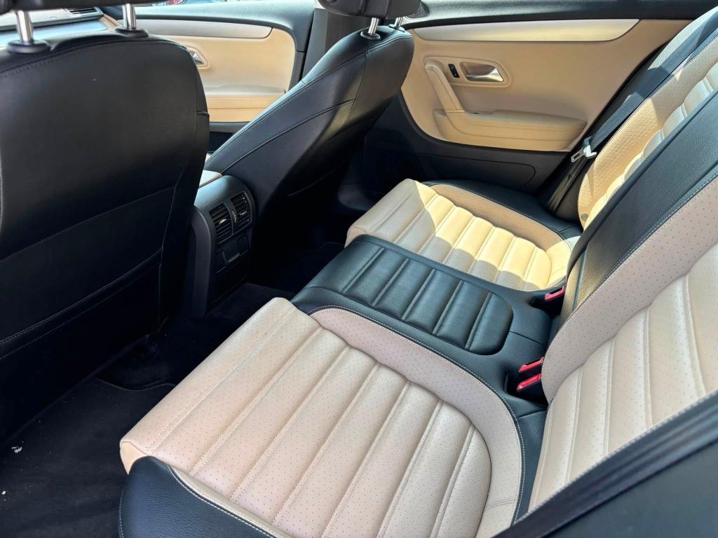 Volkswagen CC photo 7
