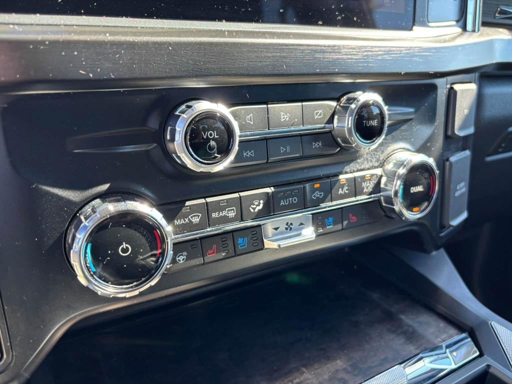 Ford F-250SD photo 13