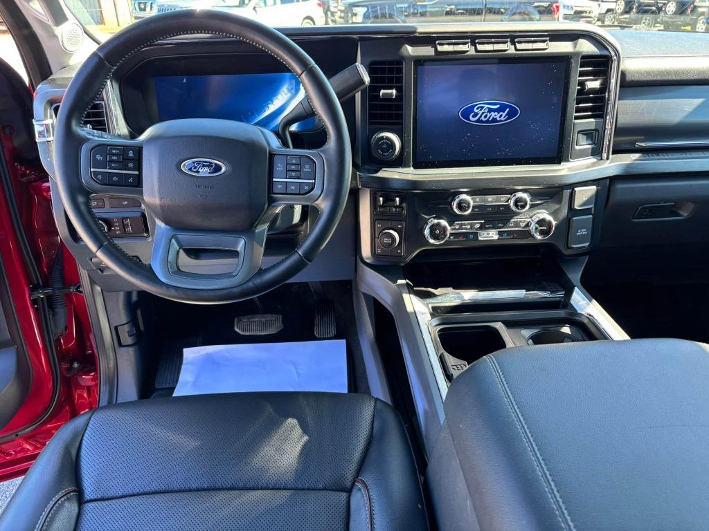 Ford F-250SD photo 8