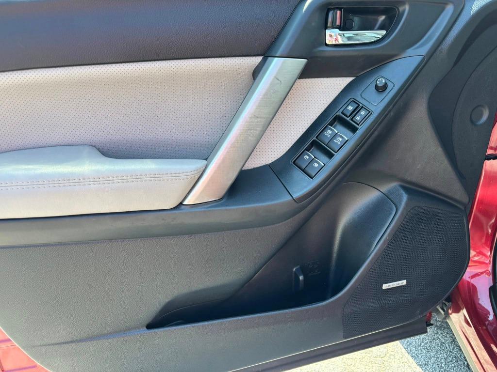 Subaru Forester photo 9