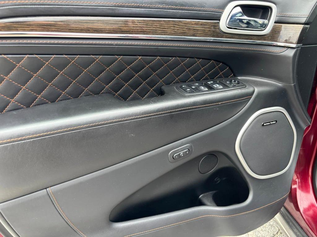 Jeep Grand Cherokee photo 22